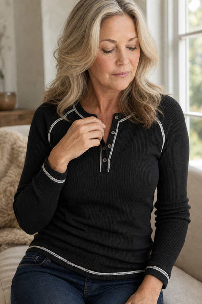 GaufréChic™ – Haut Henley en Maille Gaufrée à Surpiqûres Contrastées